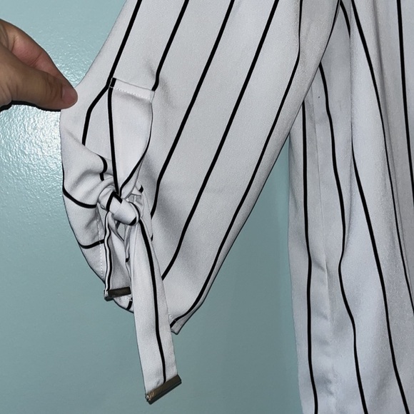 Dynamite women’s blouse off the shoulder, pinstripe, black and white size small - Picture 2 of 5